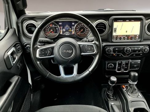 Used 2022 Jeep Wrangler Unlimited Sahara image 9