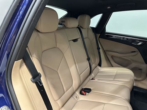 Certified 2026 Porsche Macan AWD/4WD image 41