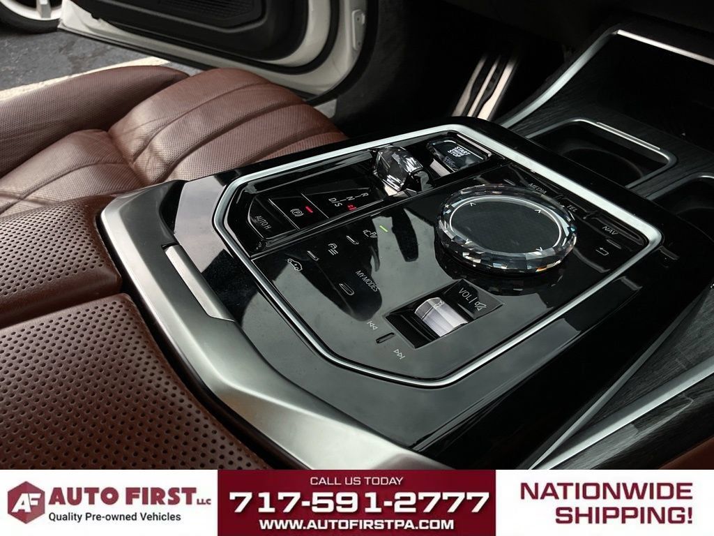 Used 2023 BMW 760i xDrive w/ Executive Package AWD/4WD image 28