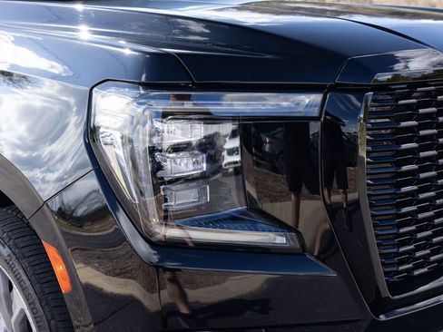 Used 2021 GMC Yukon Denali w/ Denali Ultimate Package image 16