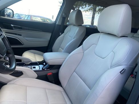 Used 2025 Kia Telluride SX image 19