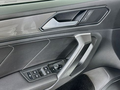 Used 2023 Volkswagen Tiguan SE FWD image 15