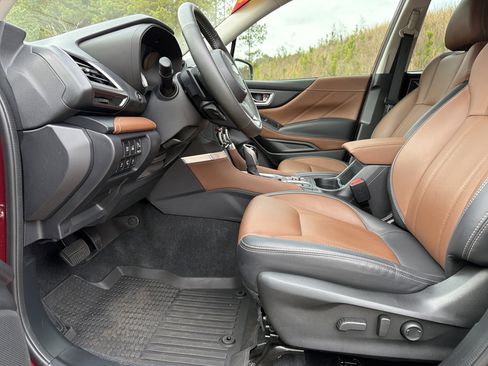 Used 2024 Subaru Forester Touring w/ Pop Package 2 image 9