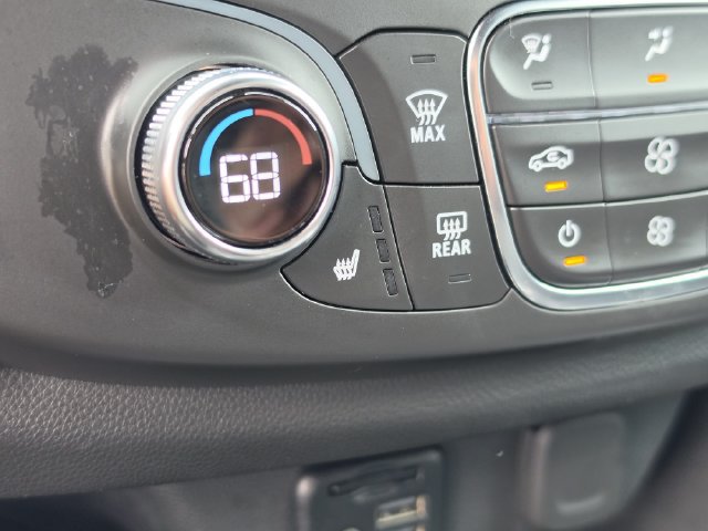 Used 2023 Chevrolet Traverse RS FWD image 31