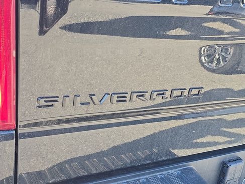 Used 2022 Chevrolet Silverado 1500 LT Trail Boss w/ LT Trail Boss Premium Package image 10