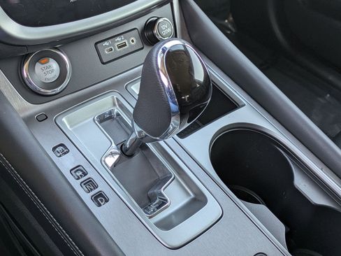 Certified 2024 Nissan Murano SV w/ SV Midnight Edition Package image 17