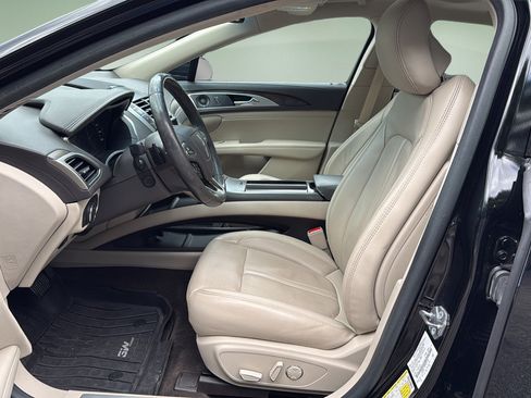 Used 2018 Lincoln MKZ Reserve w/ Climate Package FWD image 10
