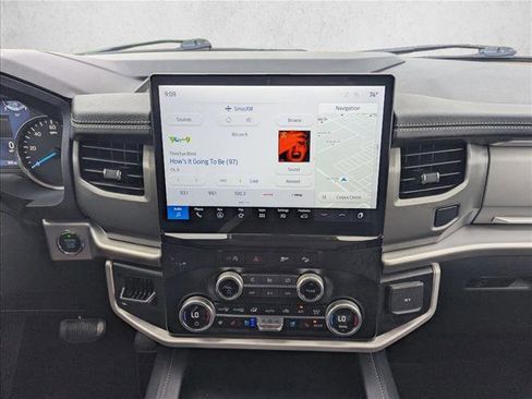 Used 2024 Ford Expedition Max XLT image 13