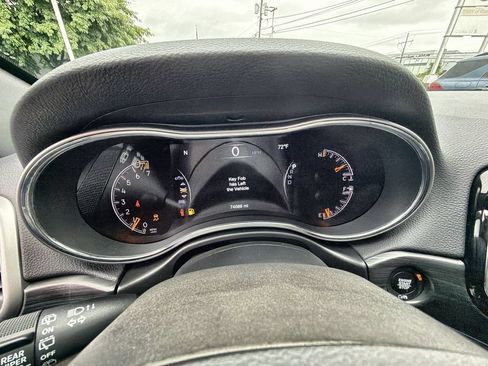 Used 2019 Jeep Grand Cherokee Limited AWD/4WD image 26