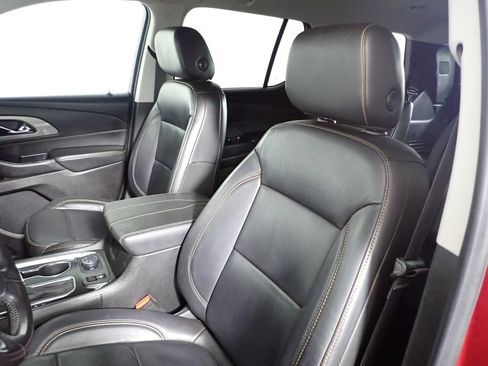 Used 2020 Chevrolet Traverse LT w/ LT Premium Package AWD/4WD image 24