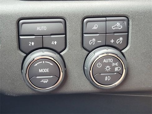 Used 2023 Chevrolet Silverado 1500 LTZ w/ LTZ Convenience Package II image 18