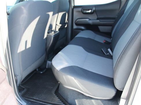 Used 2020 Toyota Tacoma TRD Off-Road image 16