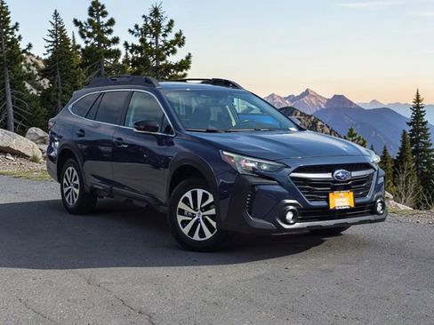 Used 2025 Subaru Crosstrek 2.0i Premium AWD/4WD image 1