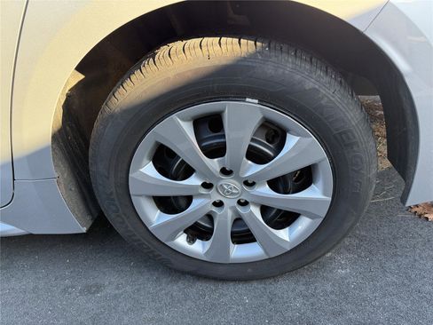 Used 2025 Toyota Corolla LE image 15