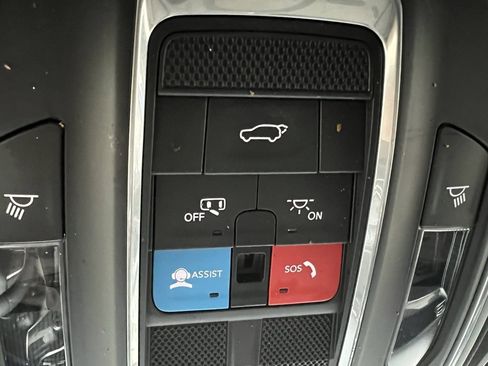 Used 2022 Jeep Wagoneer Series III w/ Rear Seat Video Group 1 image 49