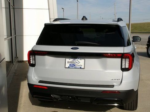 New 2026 Ford Explorer ST-Line w/ ST-Line Street Pack image 4