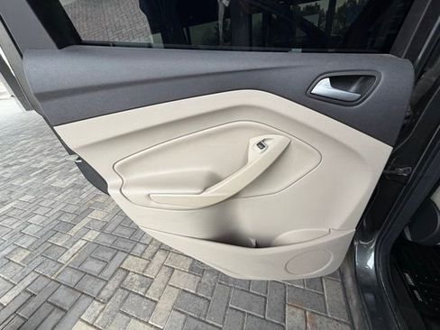 Used 2019 Ford Escape SEL image 16