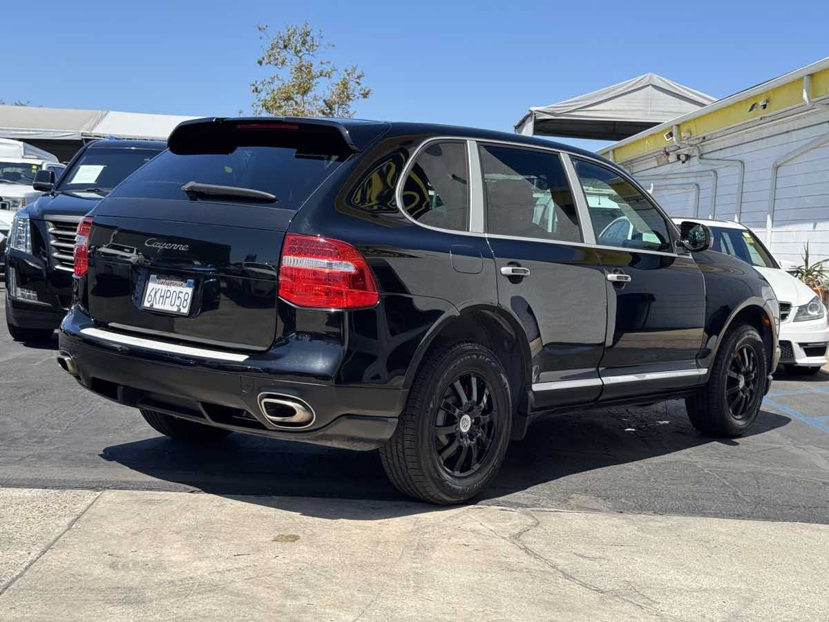 Used 2010 Porsche Cayenne AWD/4WD image 11