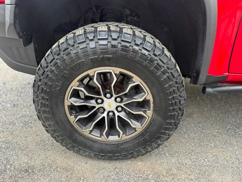 Used 2017 Chevrolet Colorado ZR2 w/ LPO, Premium Interior Package AWD/4WD image 11