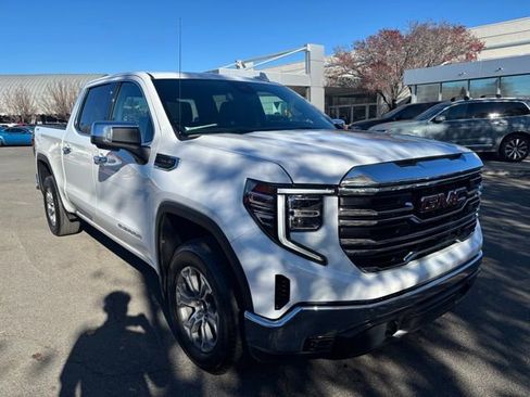 Used 2024 GMC Sierra 1500 SLT image 3