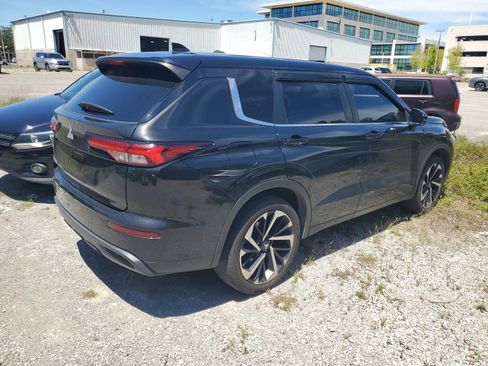 Used 2022 Mitsubishi Outlander ES FWD image 2