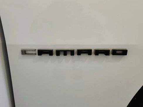 Used 2015 Chevrolet Camaro SS image 17