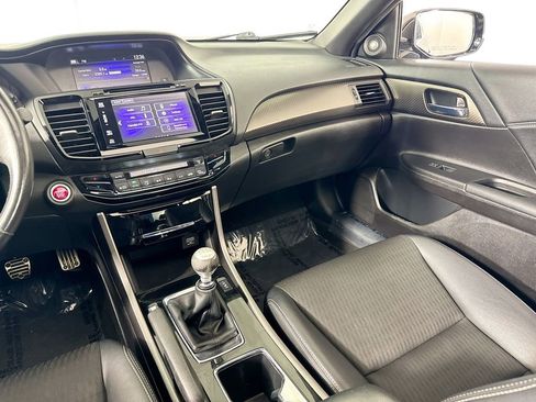 Used 2017 Honda Accord Sport image 26