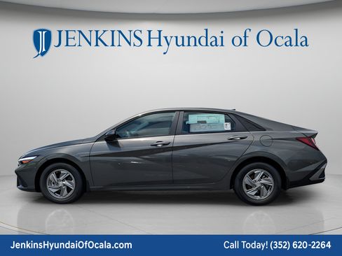 New 2026 Hyundai Elantra SE FWD image 7