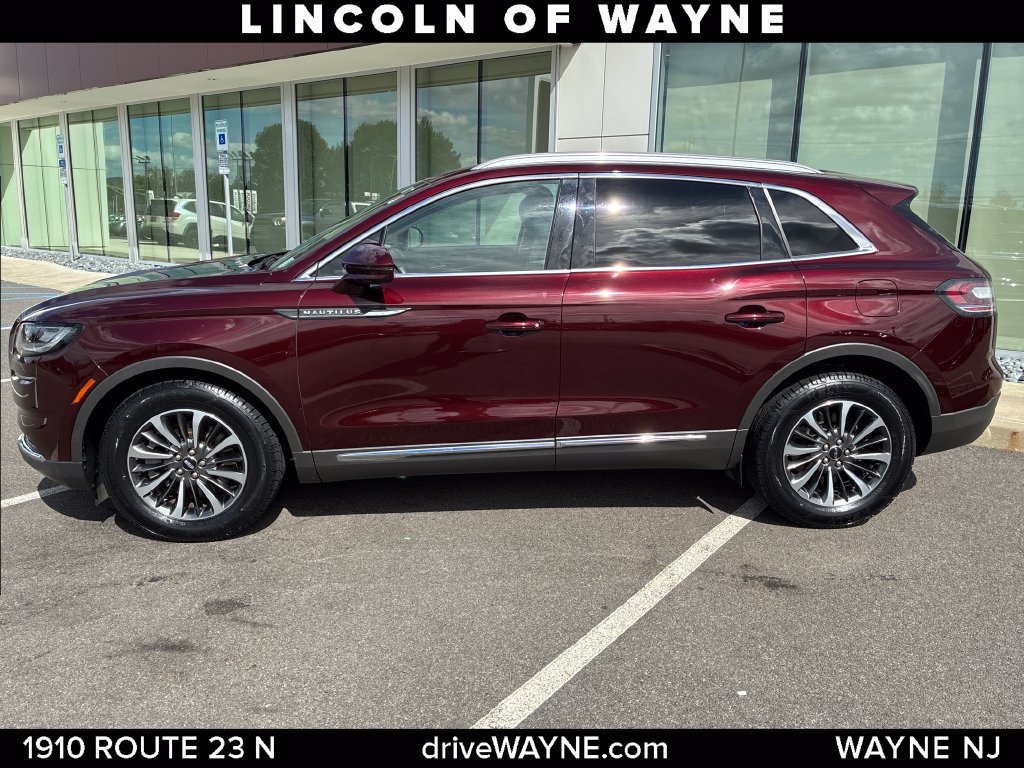 Certified 2023 Lincoln Nautilus AWD w/ Premium Package image 2