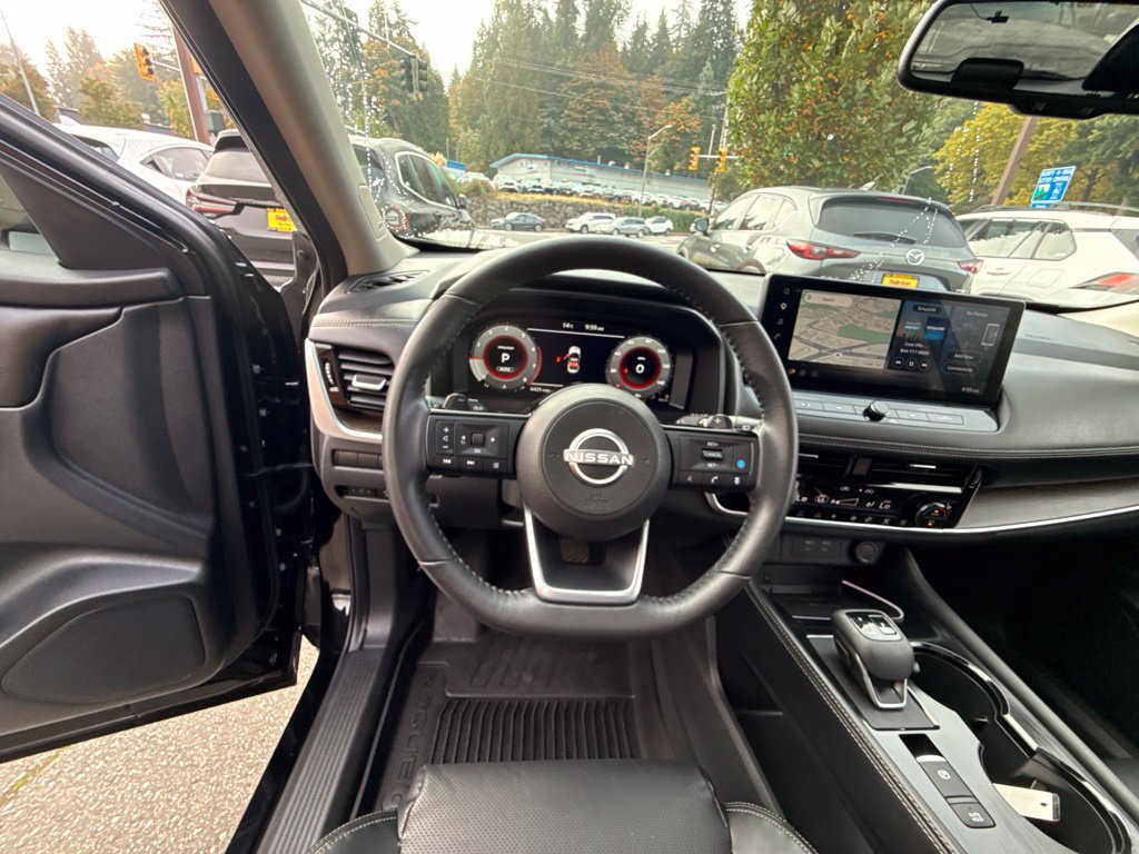 Used 2024 Nissan Rogue Platinum AWD/4WD image 18