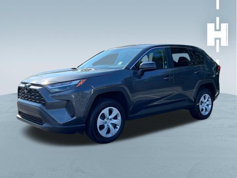 Used 2024 Toyota RAV4 LE FWD image 3