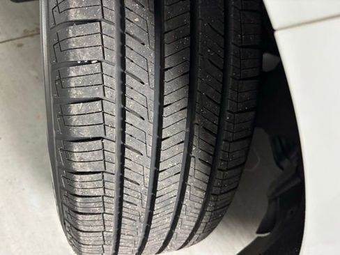 Used 2023 Ford Edge SEL image 28