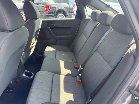 Used 2010 Ford Focus SE FWD image 18