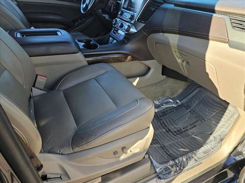 Used 2018 Chevrolet Suburban LT image 20