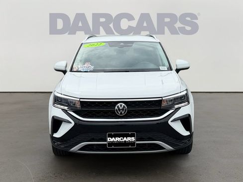 Used 2022 Volkswagen Taos SE AWD/4WD image 2