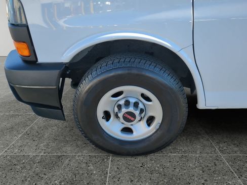 Used 2023 GMC Savana 2500 w/ Driver Convenience Package image 14