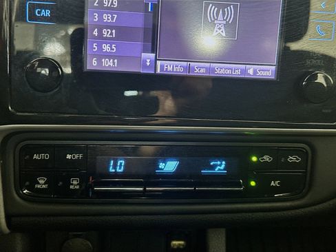 Used 2019 Toyota Corolla LE image 22