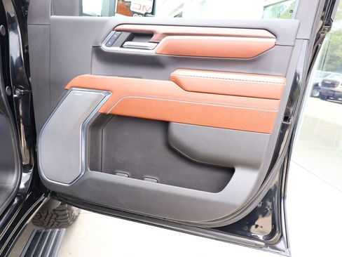 Used 2024 GMC Sierra 2500 Denali Ultimate AWD/4WD image 44