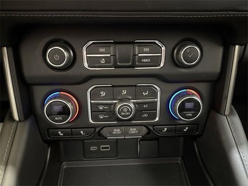 Certified 2024 Chevrolet Tahoe Z71 w/ Luxury Package image 18