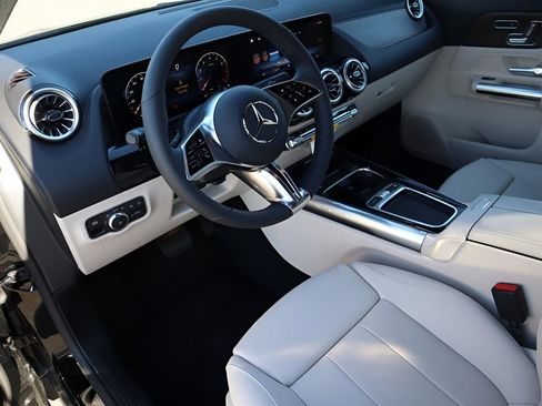 New 2026 Mercedes-Benz GLA 250 4MATIC image 36