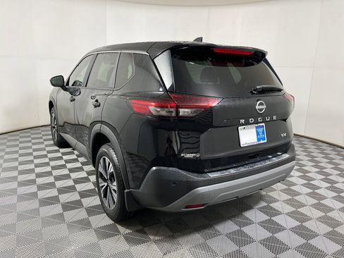 Used 2023 Nissan Rogue SV image 18