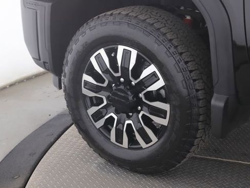 Used 2026 GMC Sierra 2500 Denali Ultimate w/ LPO, Black Badging Package AWD/4WD image 13