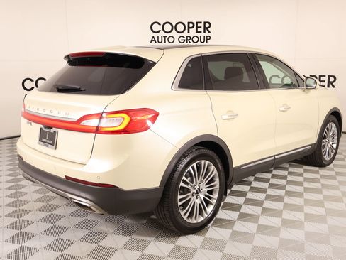 Used 2018 Lincoln MKX Reserve w/ Driver Assistance Package FWD image 22