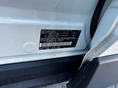 Used 2022 Toyota RAV4 Limited image 17