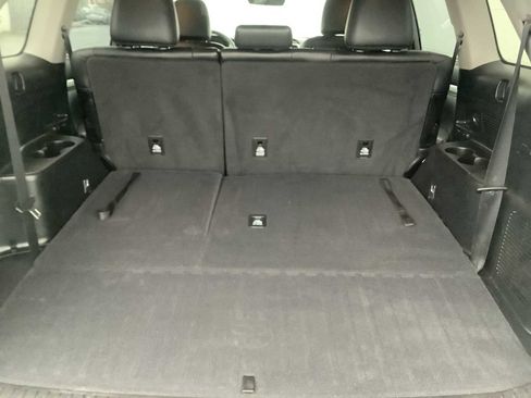 Used 2019 Toyota Highlander XLE image 14