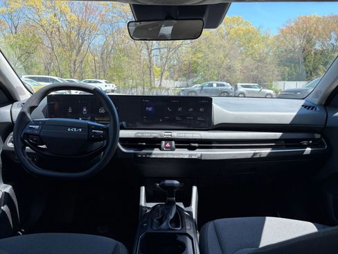 Used 2025 Kia K4 LXS FWD image 32