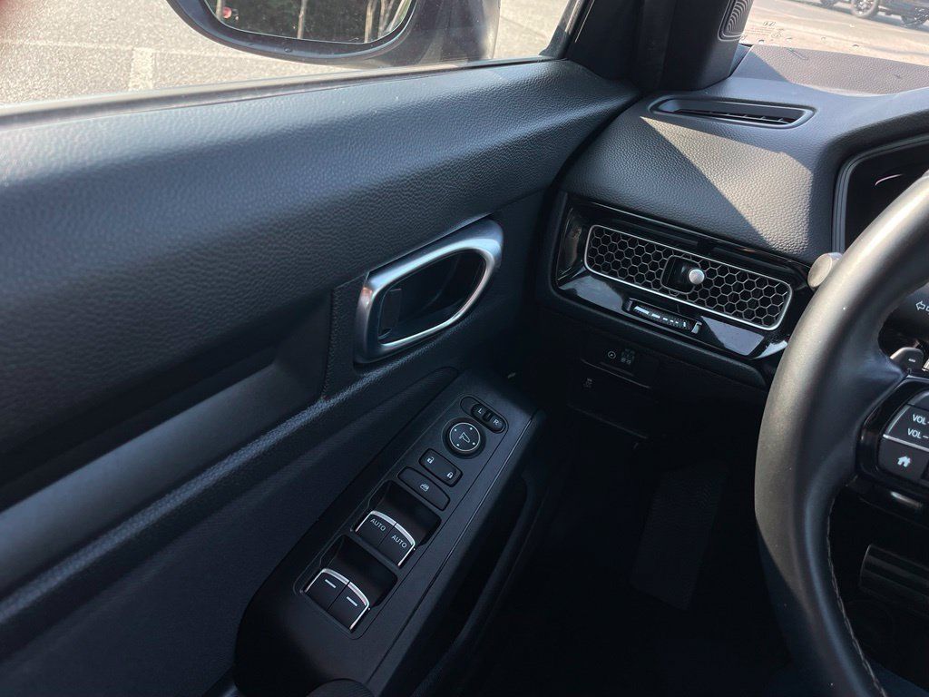 Used 2025 Honda Civic Sport image 22