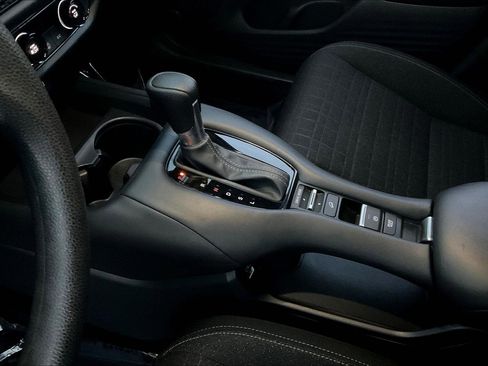 Used 2023 Honda HR-V LX image 22