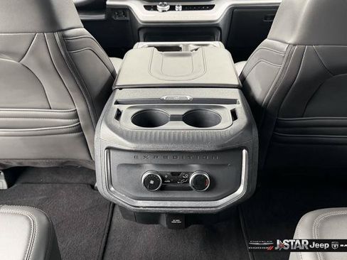 Used 2025 Ford Expedition Active RWD image 27