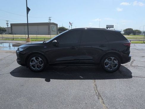 Used 2023 Ford Escape ST-Line w/ Tech Pack #1 FWD image 4